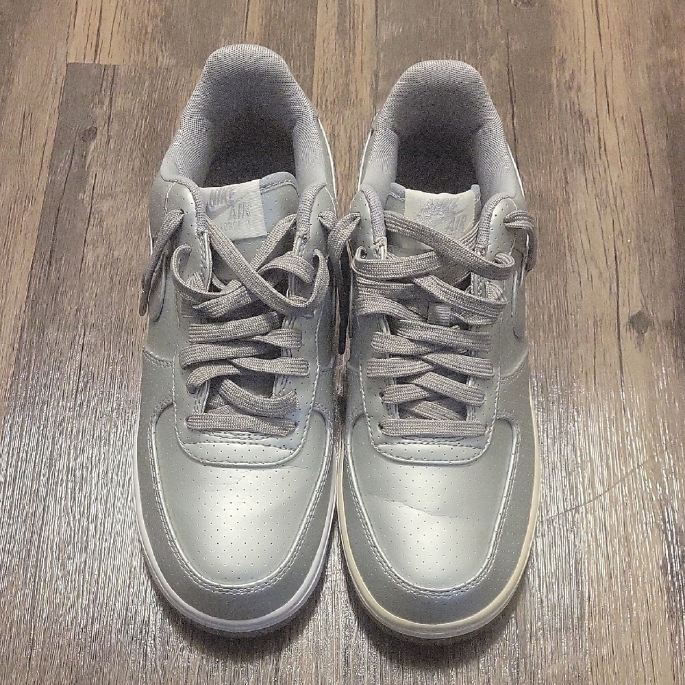 Nike Air Force 1 Low '07 LV8 "Metallic Silver Athletic Shoes